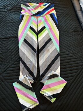 Kids Colorful Chevron Stripe Leggings - Multicolor